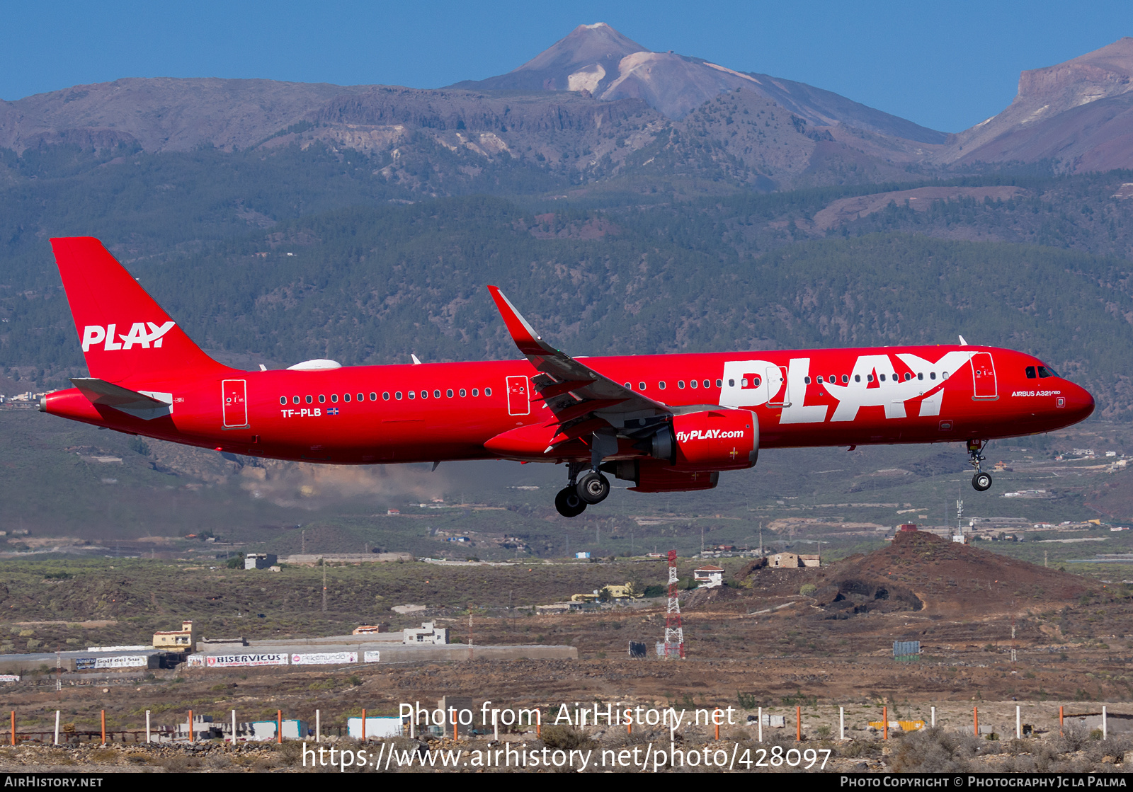 Aircraft Photo of TF-PLB | Airbus A321-251N | Play | AirHistory.net #428097