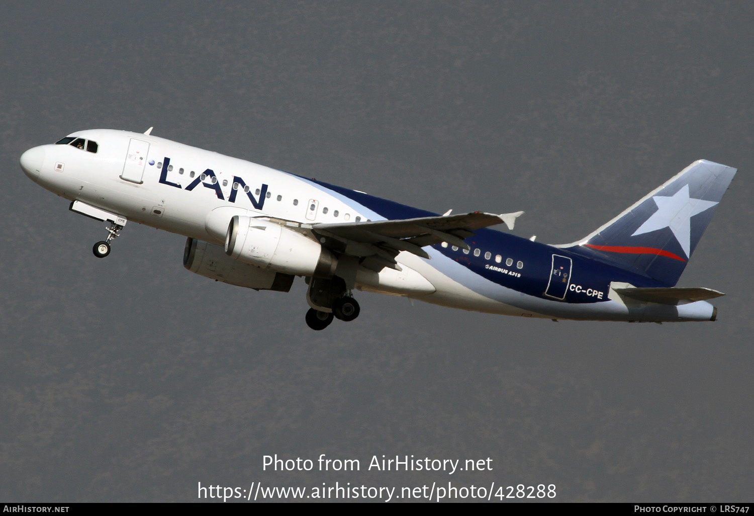 Aircraft Photo of CC-CPE | Airbus A319-132 | LAN Airlines - Línea Aérea Nacional | AirHistory.net #428288