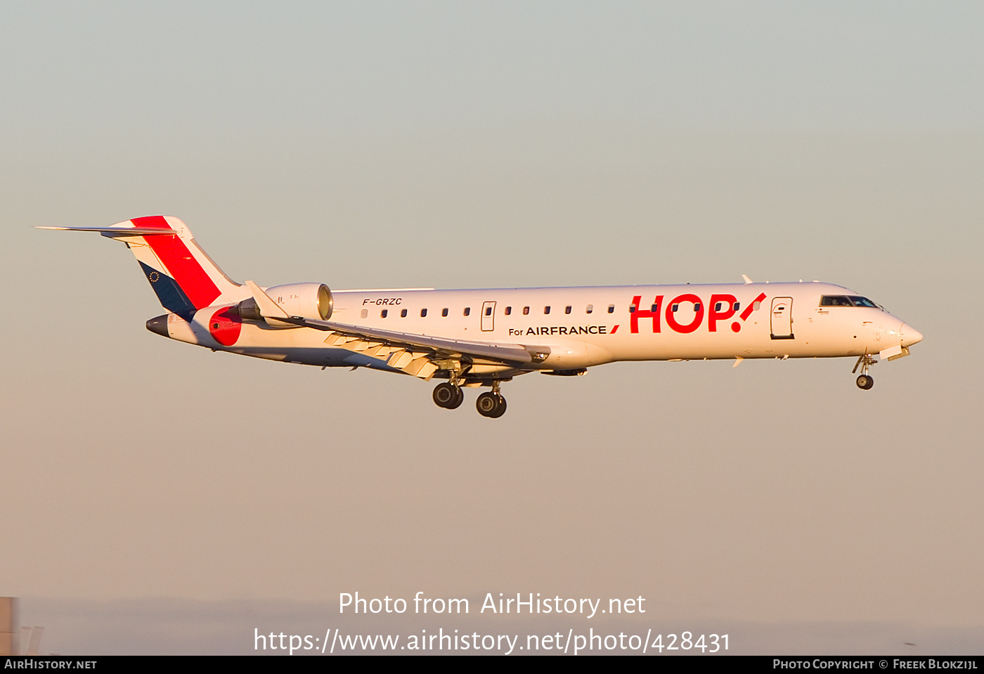 Aircraft Photo of F-GRZC | Bombardier CRJ-700 (CL-600-2C10) | Hop! | AirHistory.net #428431