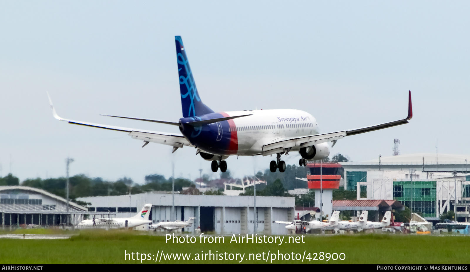 Aircraft Photo of PK-CRI | Boeing 737-86N | Sriwijaya Air | AirHistory.net #428900