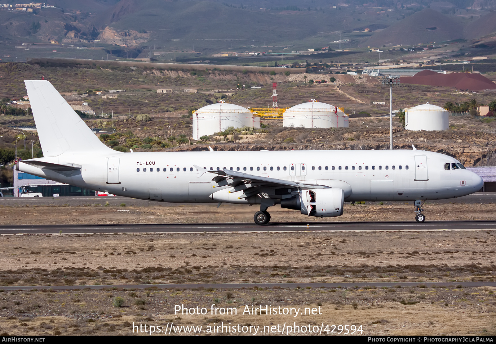 Aircraft Photo of YL-LCU | Airbus A320-214 | AirHistory.net #429594