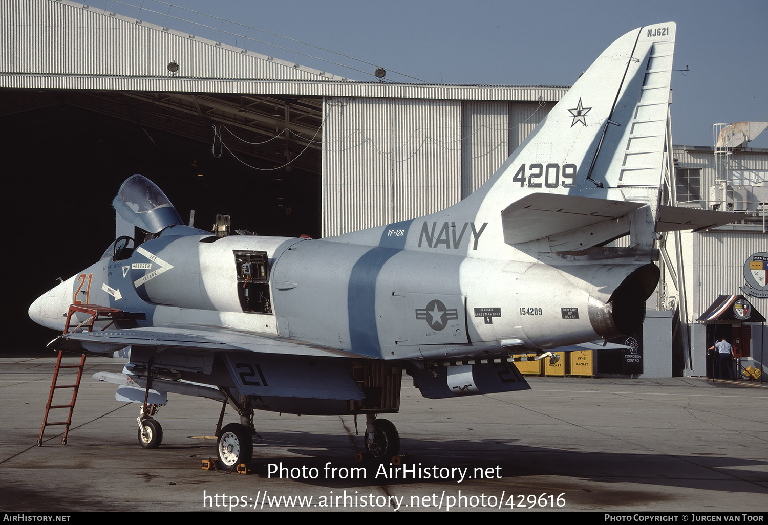 Aircraft Photo of 154209 / 4209 | Douglas A-4F Skyhawk | USA - Navy | AirHistory.net #429616