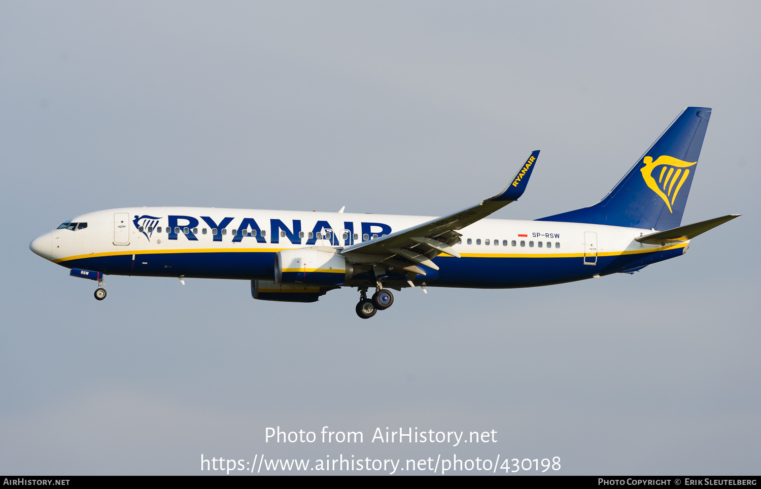 Aircraft Photo of SP-RSW | Boeing 737-800 | Ryanair | AirHistory.net #430198