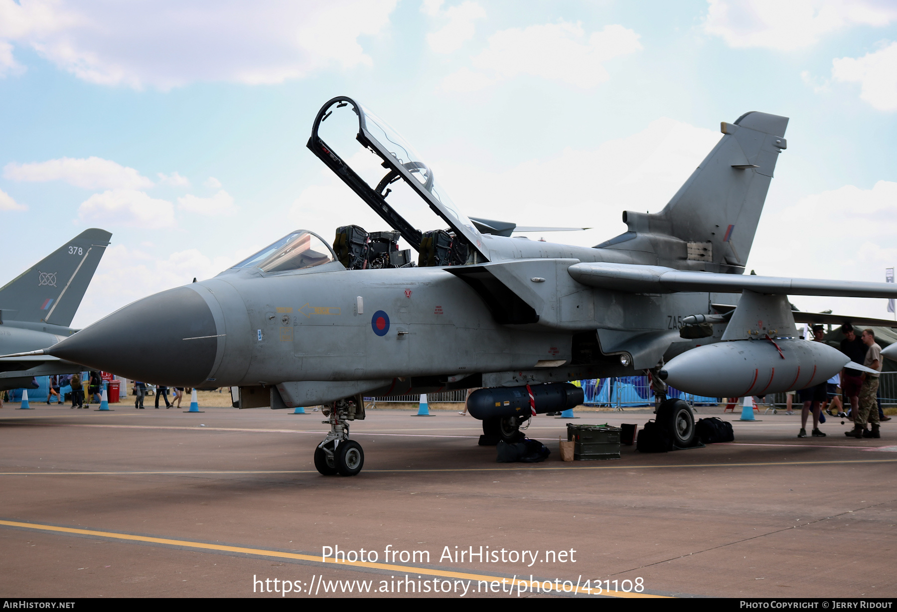 Aircraft Photo of ZA543 | Panavia Tornado GR4 | UK - Air Force | AirHistory.net #431108