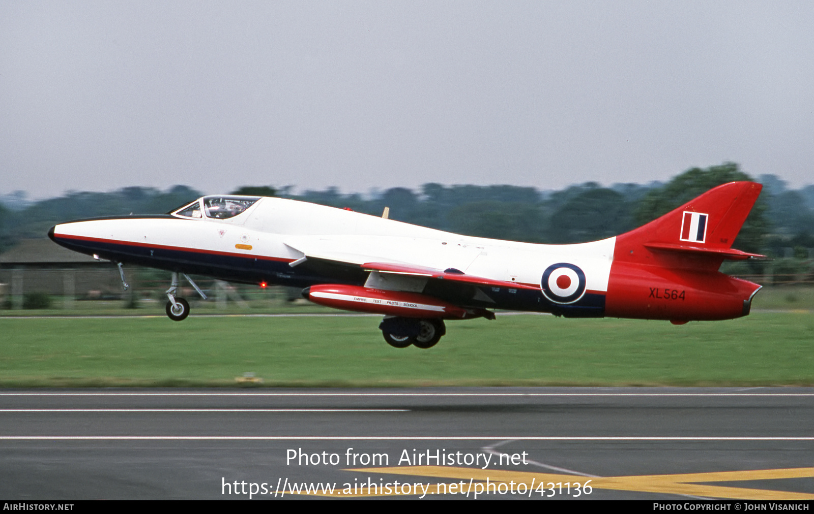 Aircraft Photo of XL564 | Hawker Hunter T7 | UK - Air Force | AirHistory.net #431136