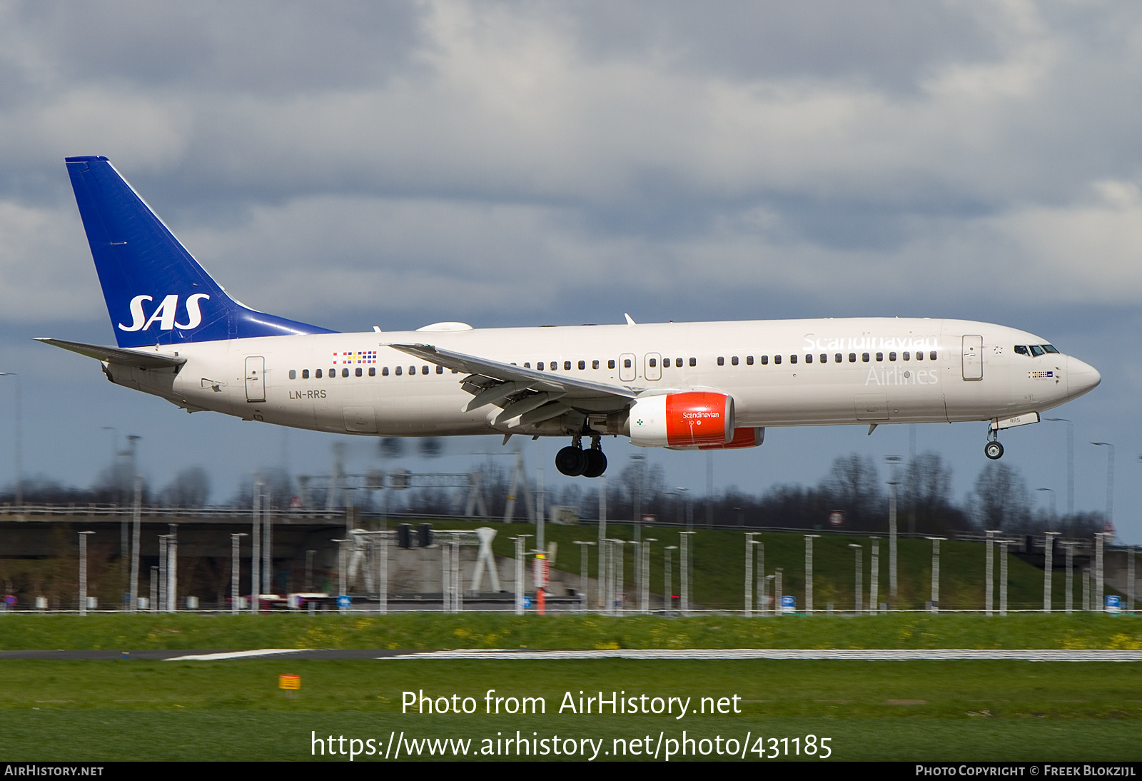 Aircraft Photo of LN-RRS | Boeing 737-883 | Scandinavian Airlines - SAS | AirHistory.net #431185