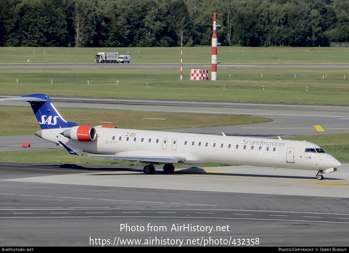 Aircraft Photo of EI-FPF | Bombardier CRJ-900LR (CL-600-2D24) | Scandinavian Airlines - SAS | AirHistory.net #432358