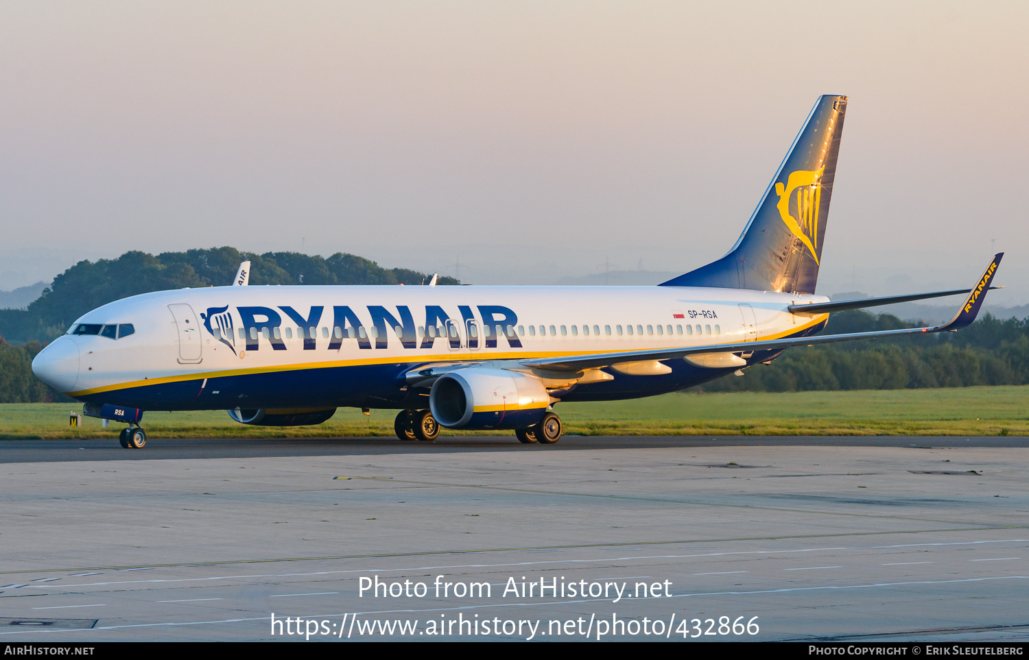 Aircraft Photo of SP-RSA | Boeing 737-8AS | Ryanair | AirHistory.net #432866