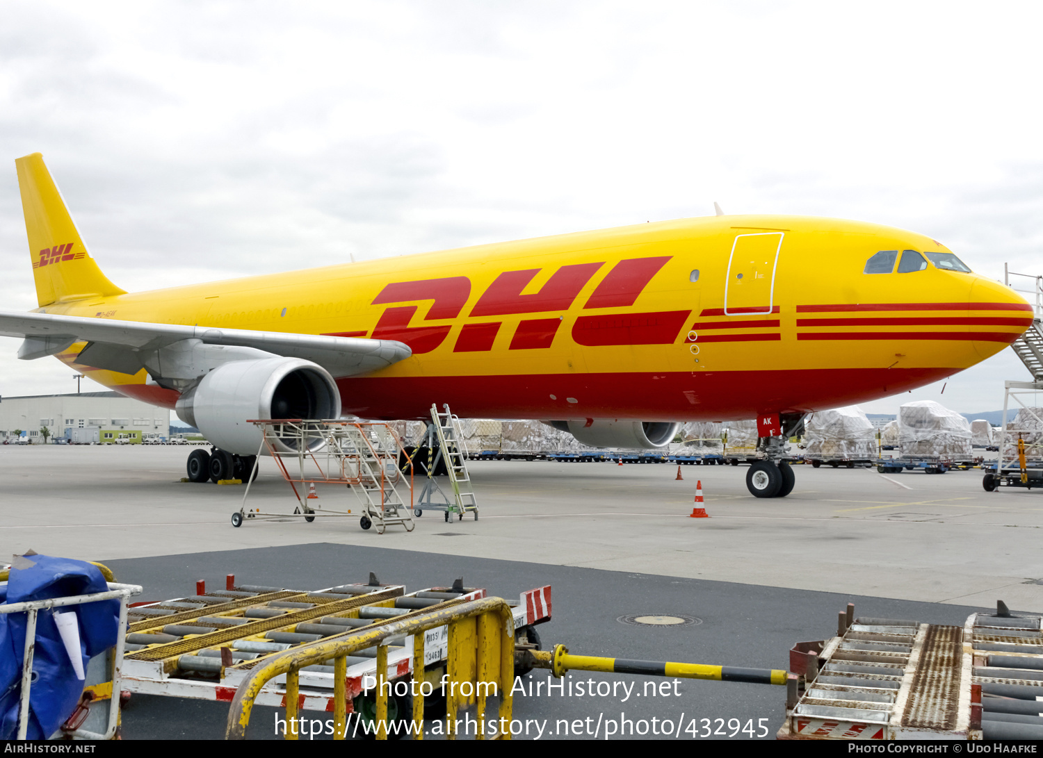 Aircraft Photo of D-AEAK | Airbus A300B4-622R | DHL International | AirHistory.net #432945