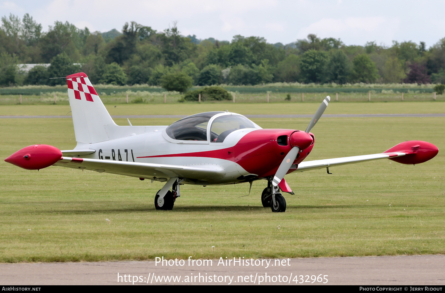 Aircraft Photo of G-RAZI | SIAI-Marchetti SF-260 | AirHistory.net #432965