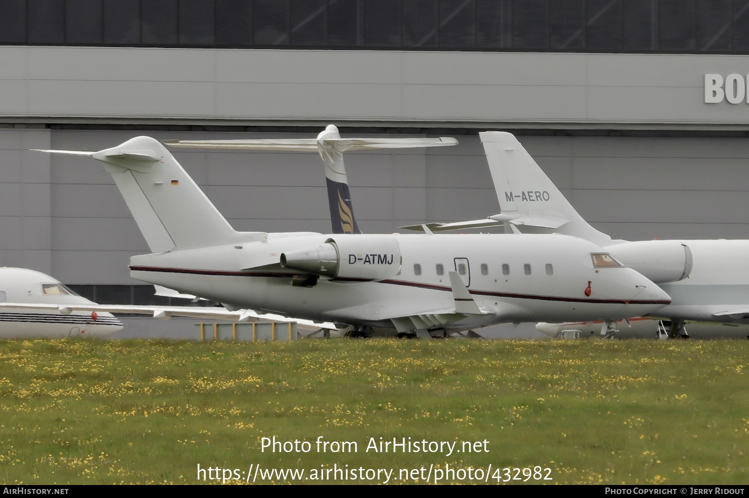 Aircraft Photo of D-ATMJ | Bombardier Challenger 604 (CL-600-2B16) | AirHistory.net #432982