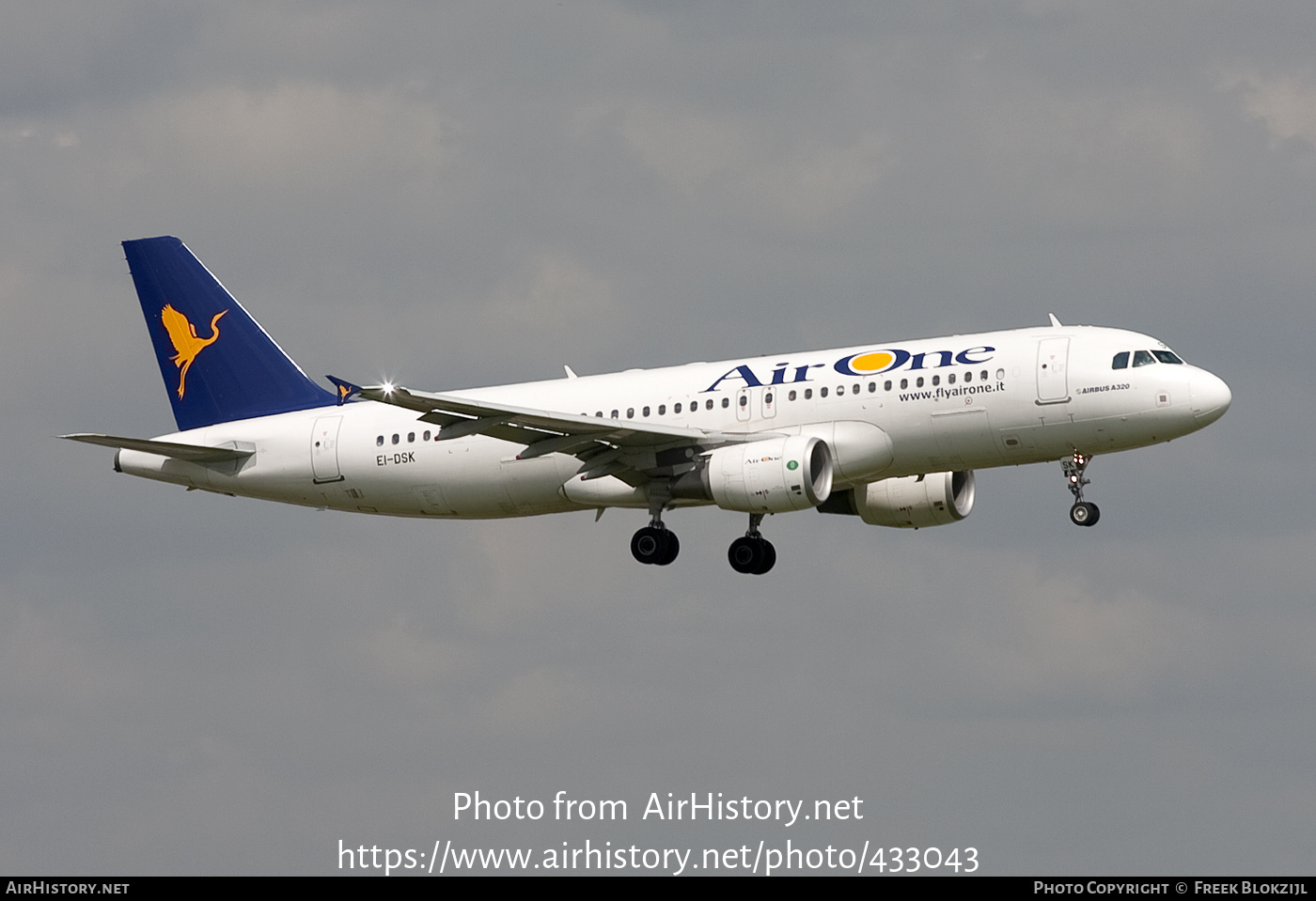 Aircraft Photo of EI-DSK | Airbus A320-216 | Air One | AirHistory.net #433043