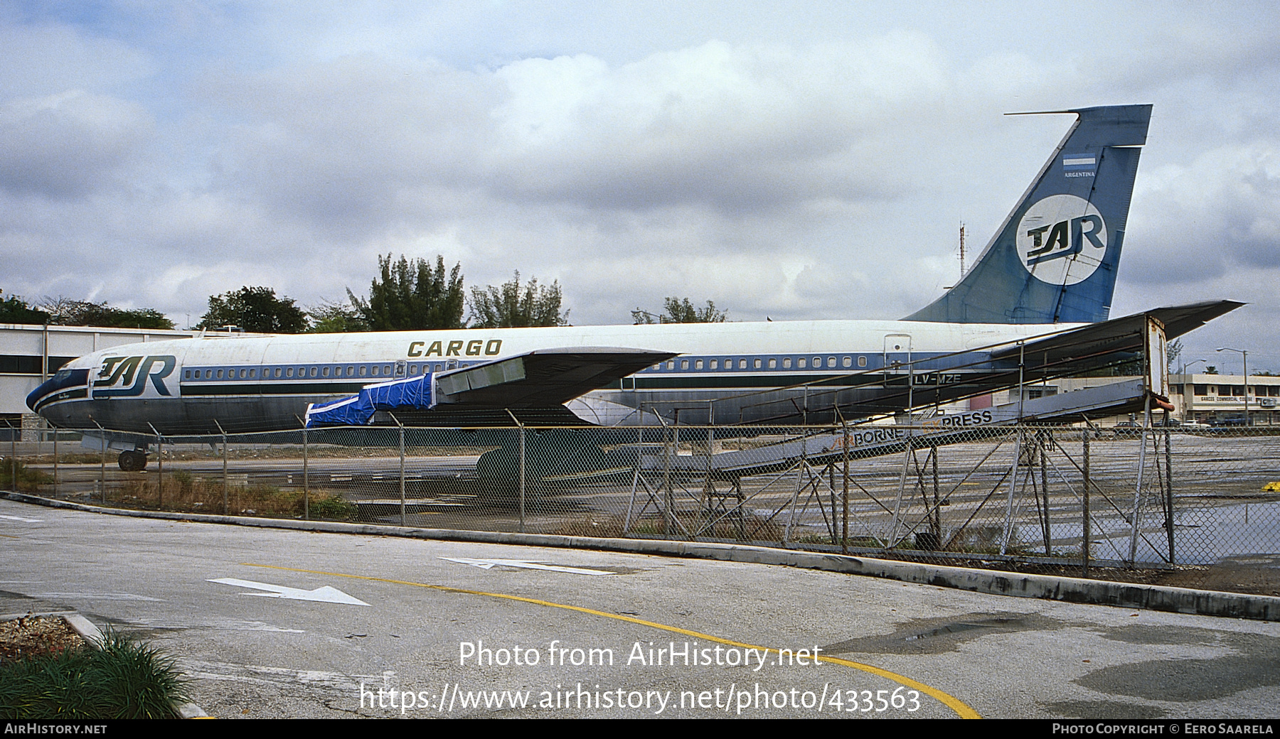 Aircraft Photo of LV-MZE | Boeing 707-338C | Transporte Aereo Rioplatense - TAR | AirHistory.net #433563