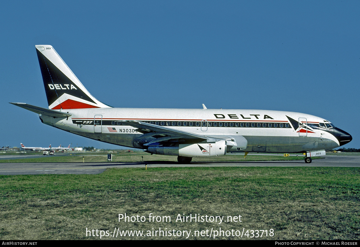 Aircraft Photo of N303DL | Boeing 737-232/Adv | Delta Air Lines | AirHistory.net #433718