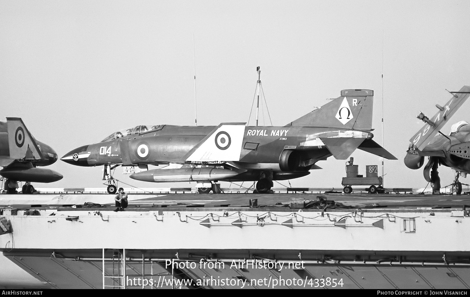 Aircraft Photo of XT863 | McDonnell Douglas F-4K Phantom FG1 | UK - Navy | AirHistory.net #433854