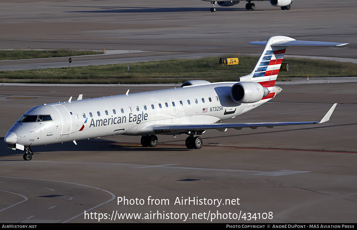 Aircraft Photo of N732SK | Bombardier CRJ-701ER (CL-600-2C10) | American Eagle | AirHistory.net #434108