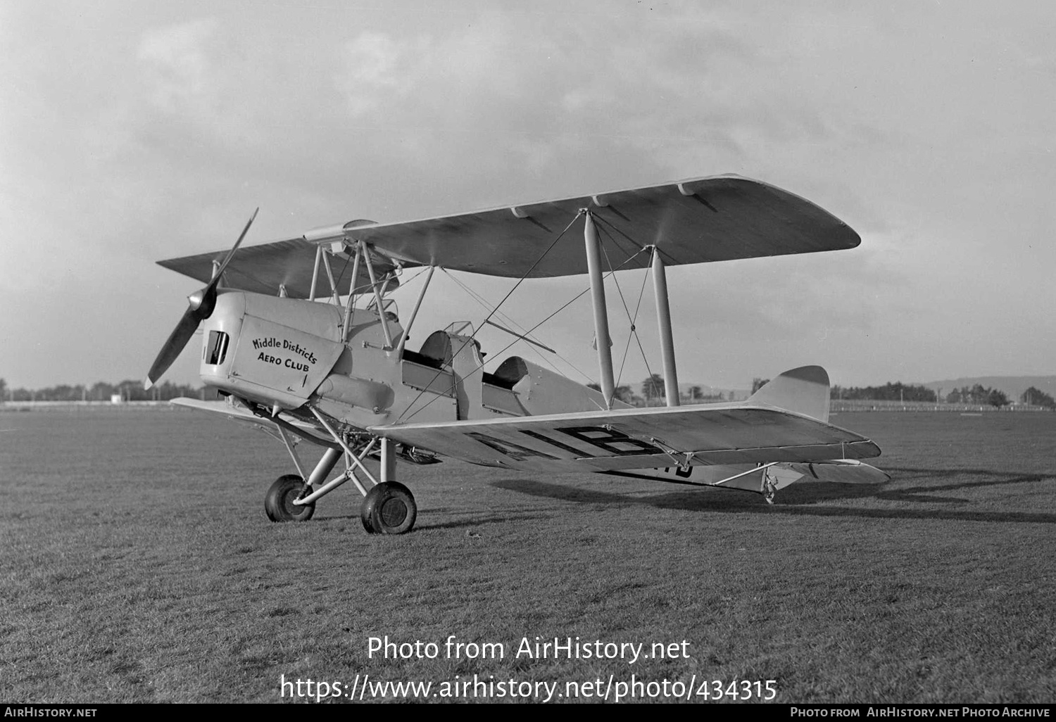 Aircraft Photo of ZK-AIB | De Havilland D.H. 82A Tiger Moth | Middle Districts Aero Club | AirHistory.net #434315