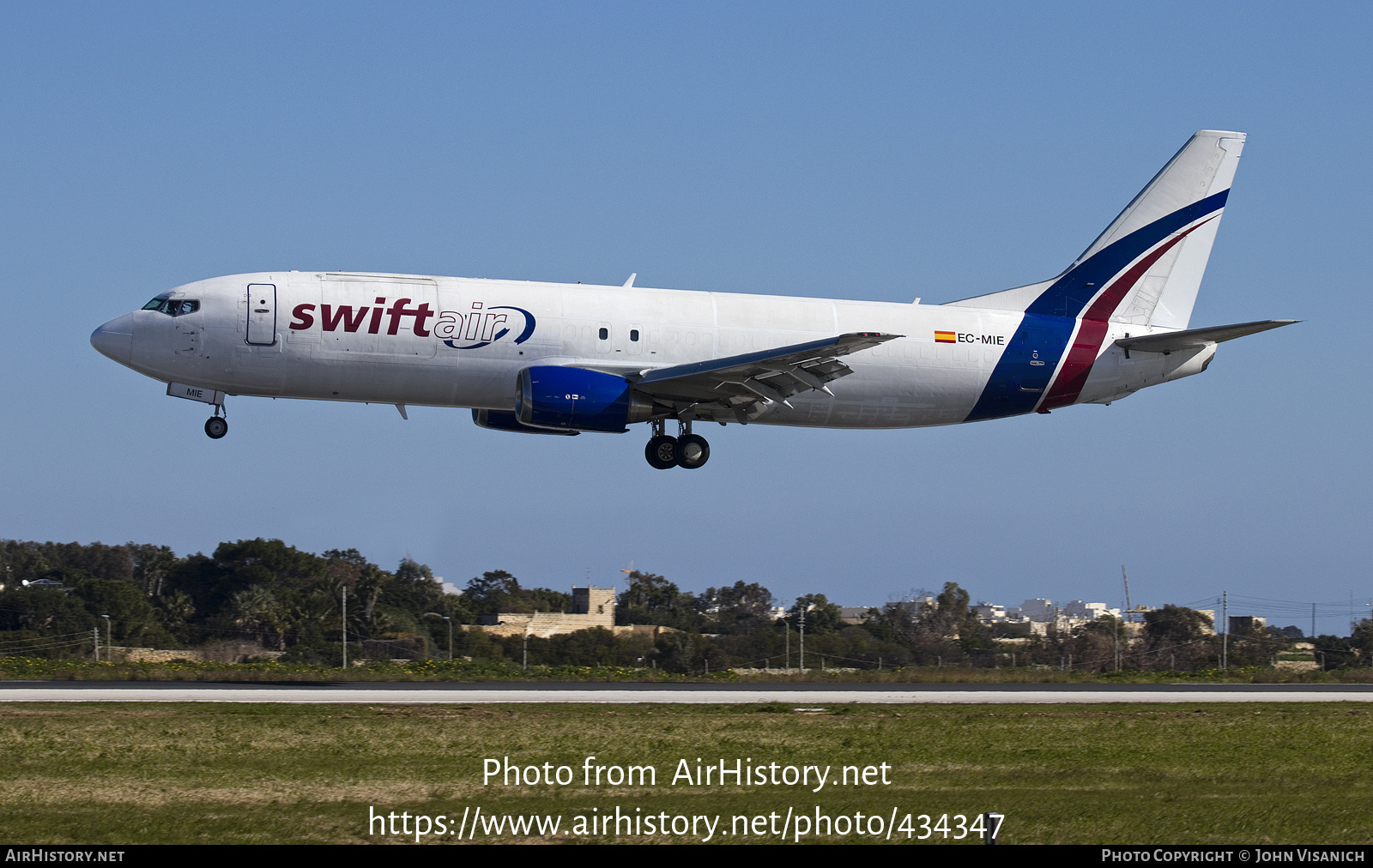 Aircraft Photo of EC-MIE | Boeing 737-4Y0(SF) | Swiftair | AirHistory.net #434347