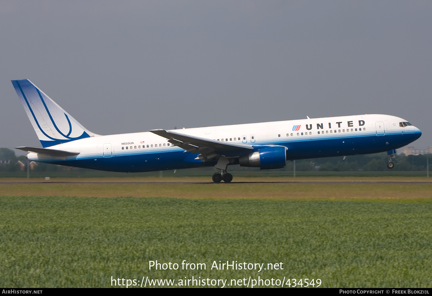 Aircraft Photo of N655UA | Boeing 767-322/ER | United Airlines | AirHistory.net #434549