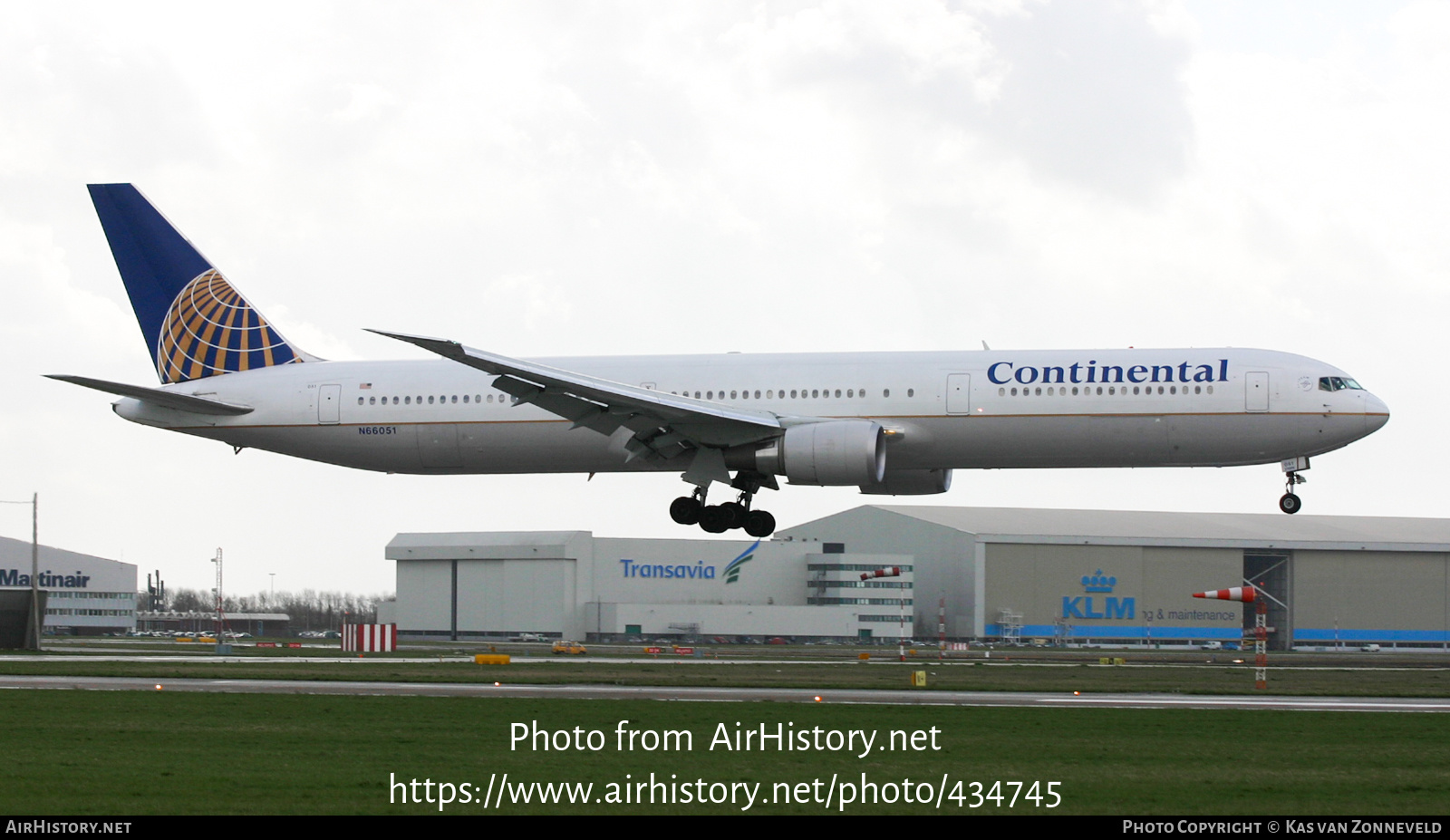 Aircraft Photo of N66051 | Boeing 767-424/ER | Continental Airlines | AirHistory.net #434745