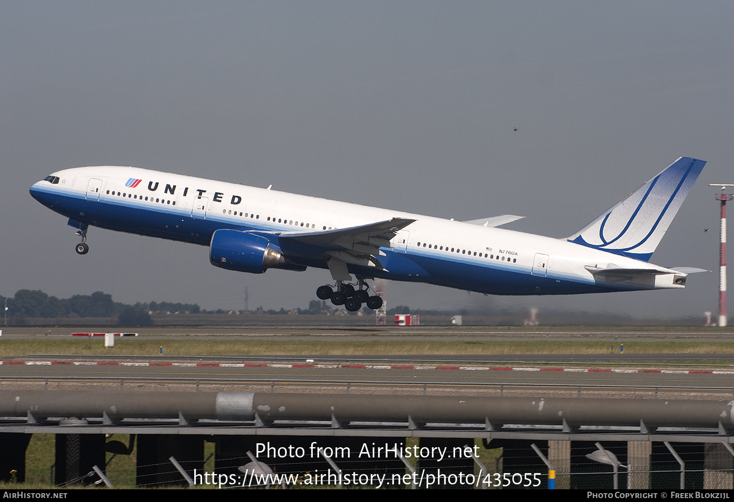 Aircraft Photo of N776UA | Boeing 777-222 | United Airlines | AirHistory.net #435055