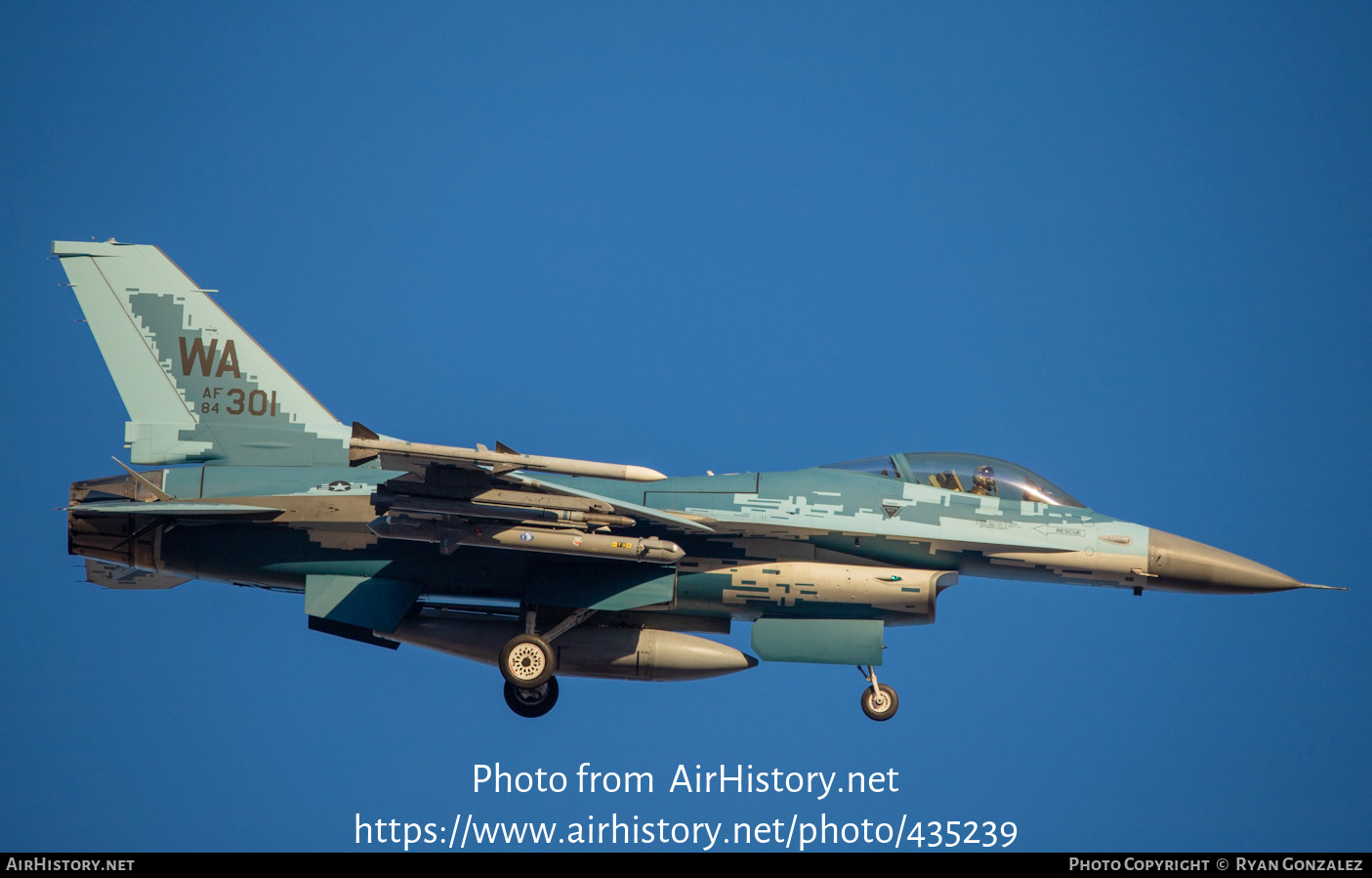 Aircraft Photo of 84-1301 / AF84-301 | General Dynamics F-16C Fighting Falcon | USA - Air Force | AirHistory.net #435239