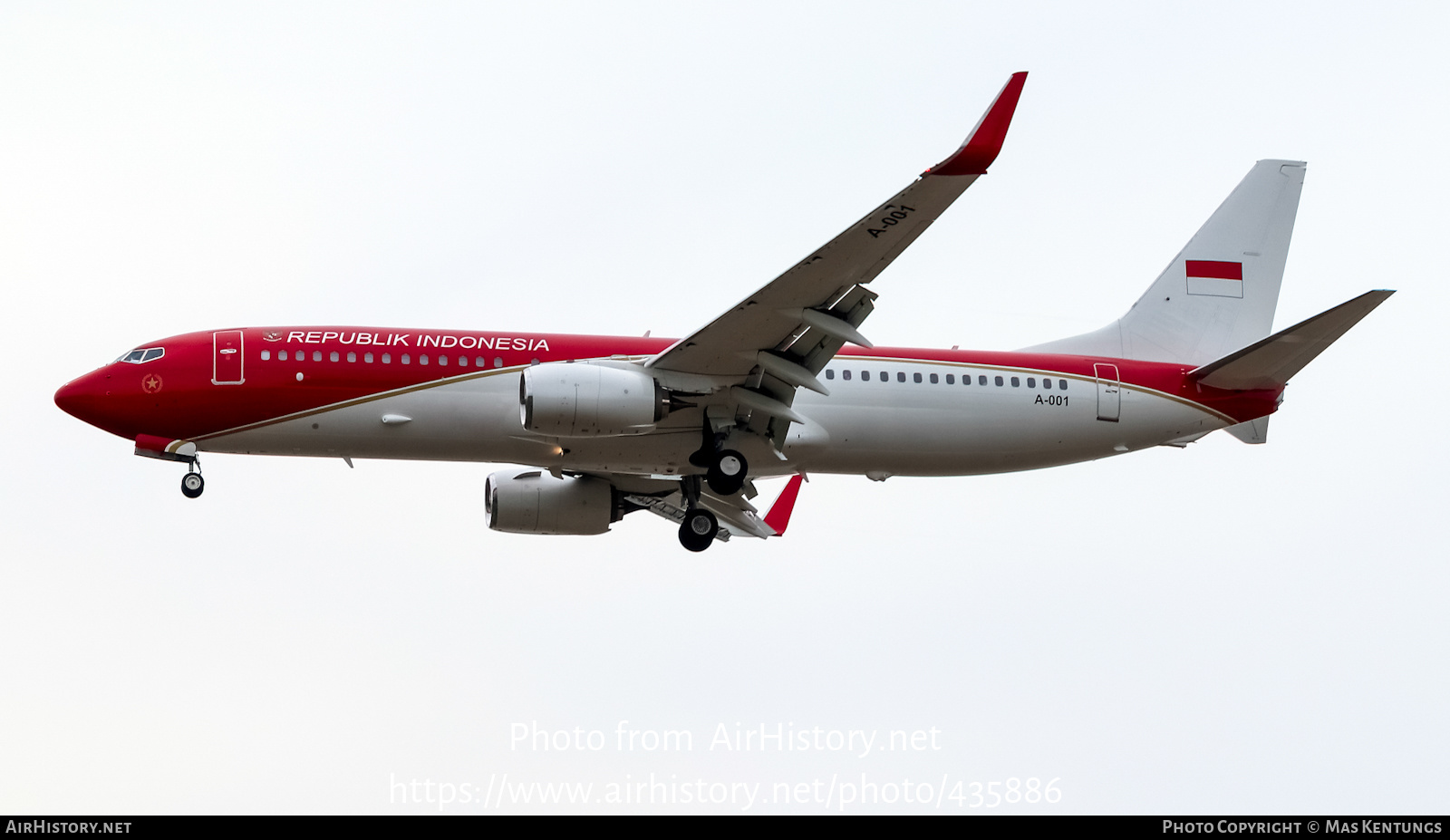 Aircraft Photo of A-001 | Boeing 737-8U3 | Republik Indonesia | AirHistory.net #435886