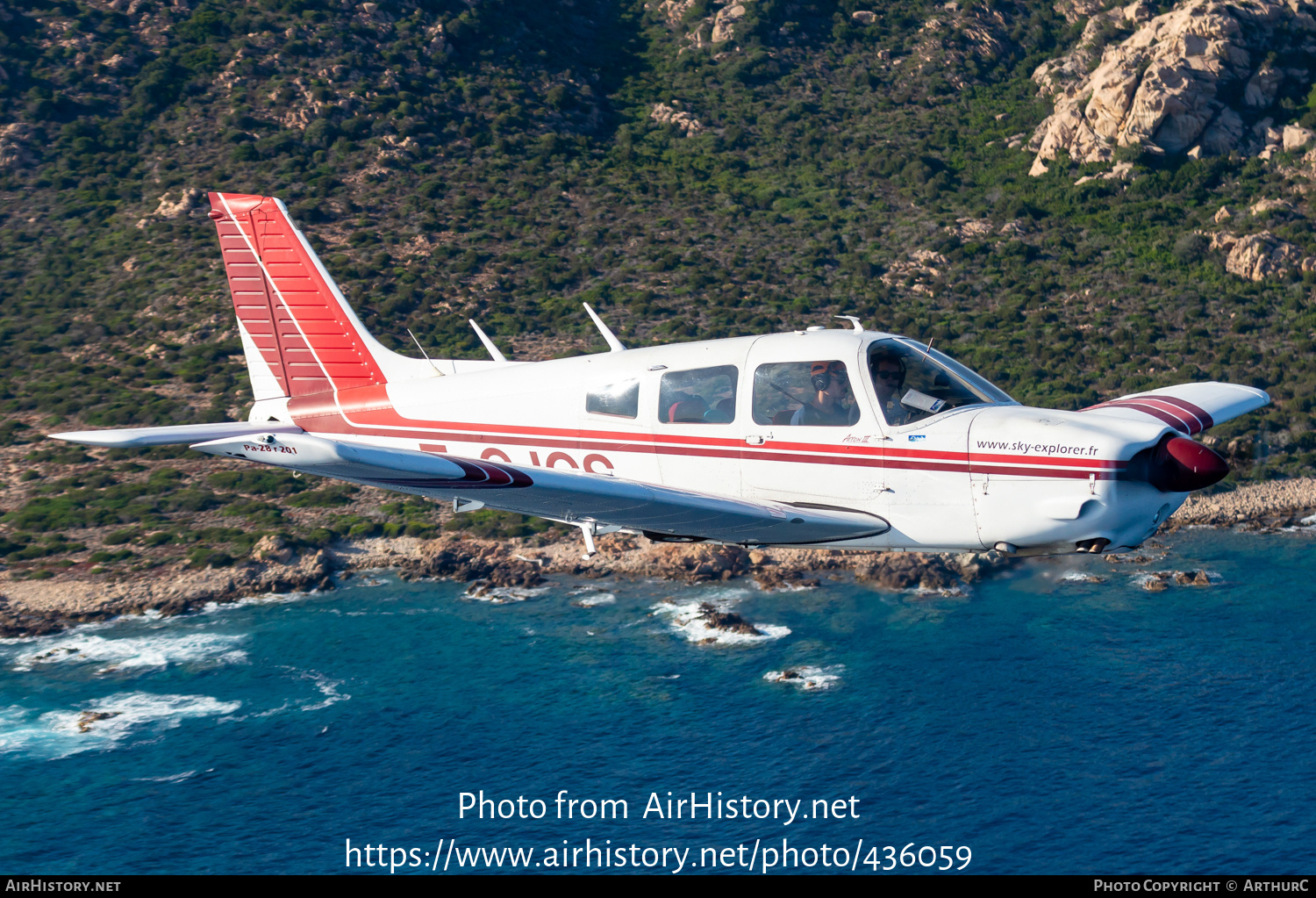 Aircraft Photo of F-GJCS | Piper PA-28R-201 Arrow III | Sky Explorer | AirHistory.net #436059