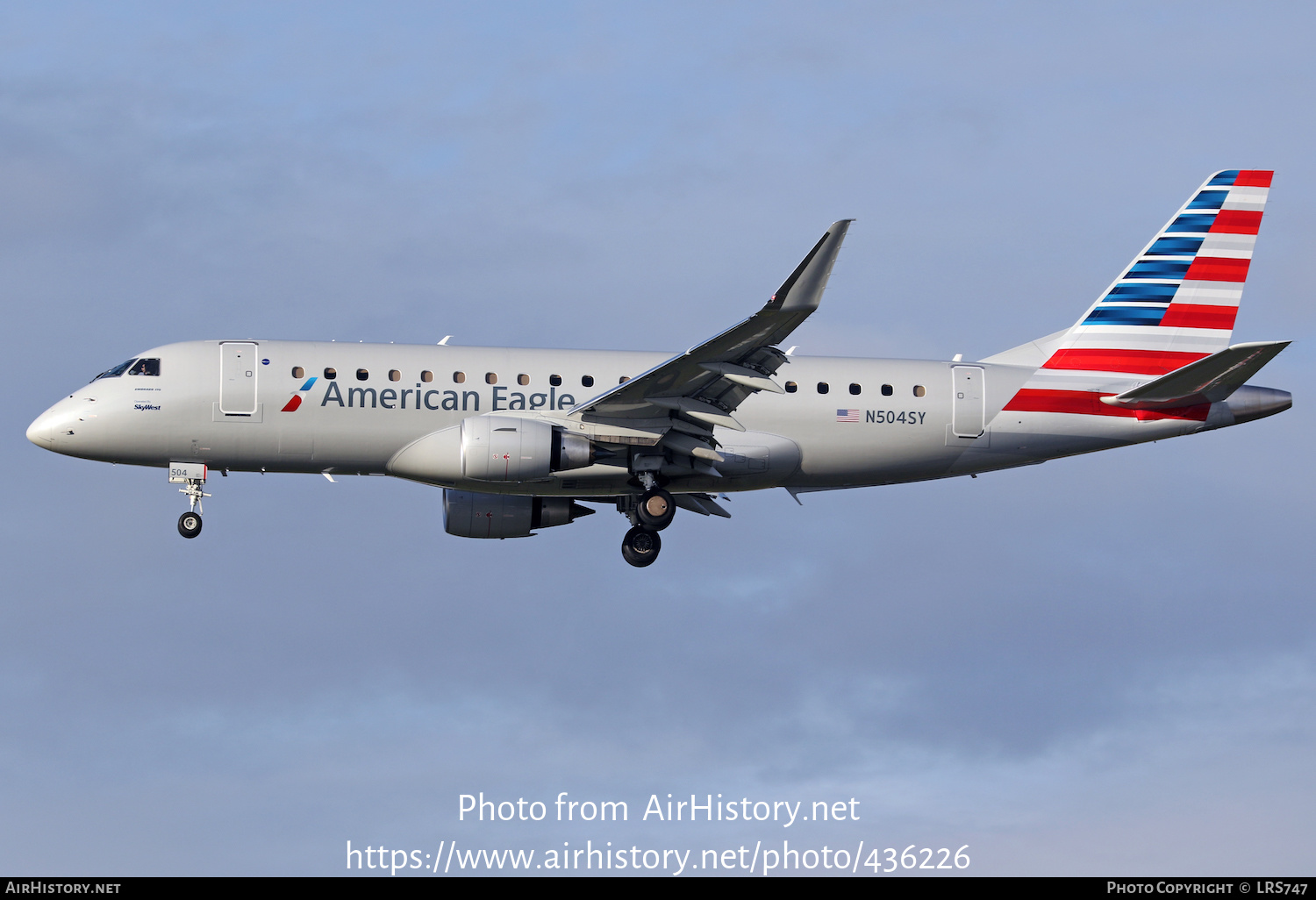 Aircraft Photo of N504SY | Embraer 175LR (ERJ-170-200LR) | American Eagle | AirHistory.net #436226