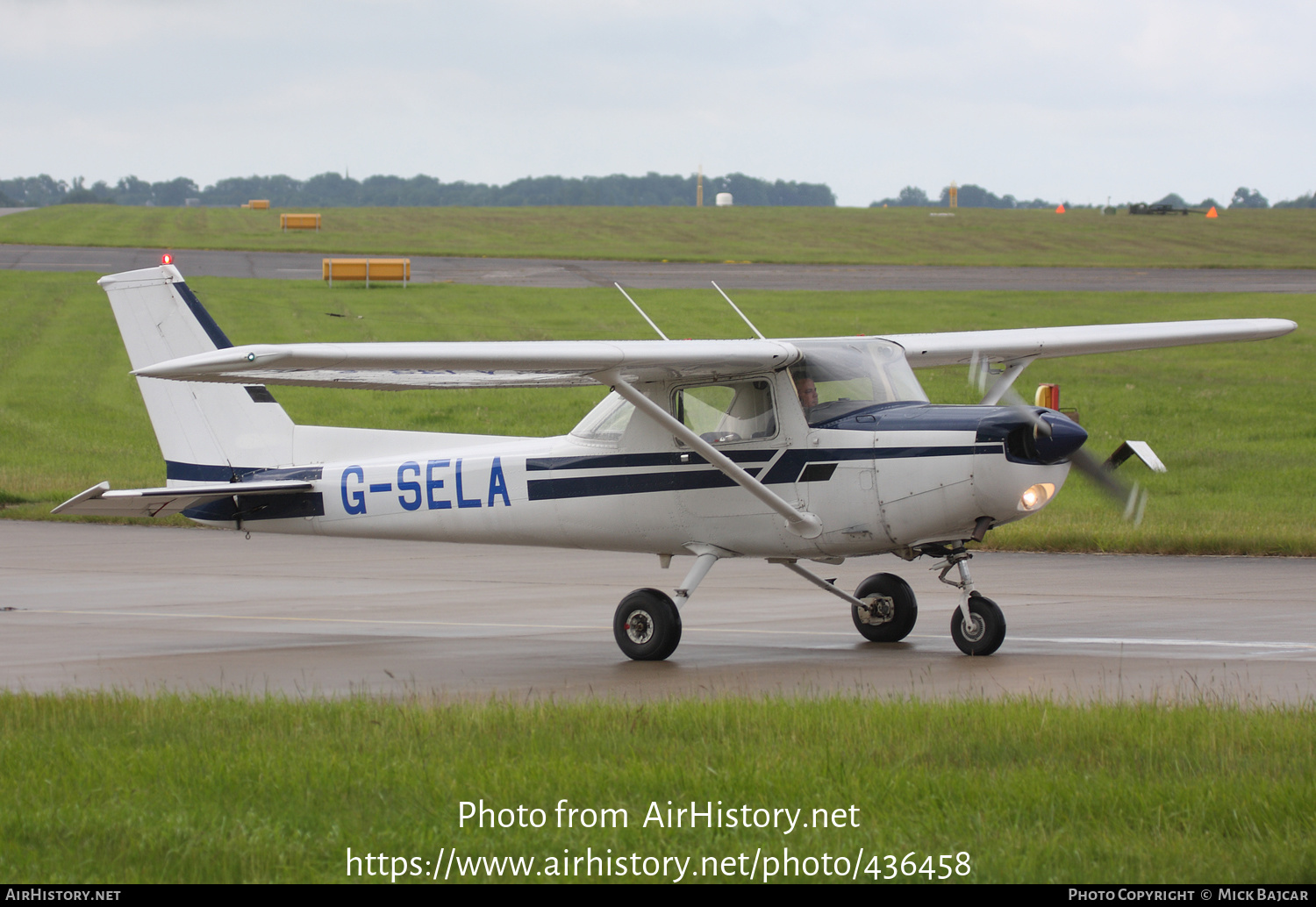 Aircraft Photo of G-SELA | Cessna 152 | AirHistory.net #436458