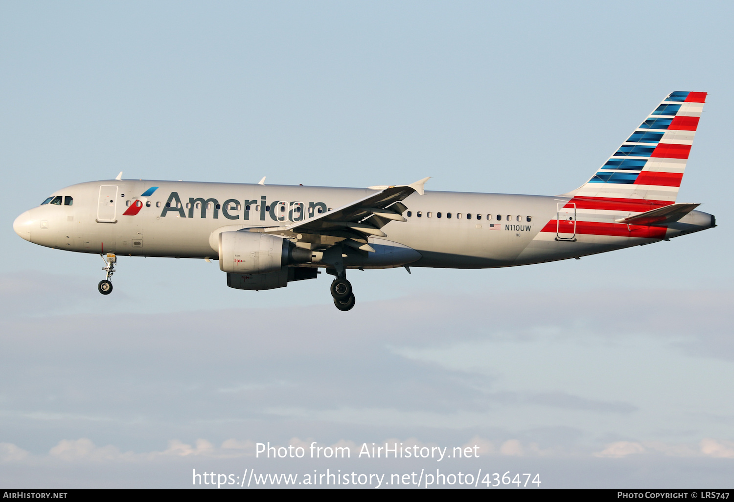 Aircraft Photo of N110UW | Airbus A320-214 | American Airlines | AirHistory.net #436474