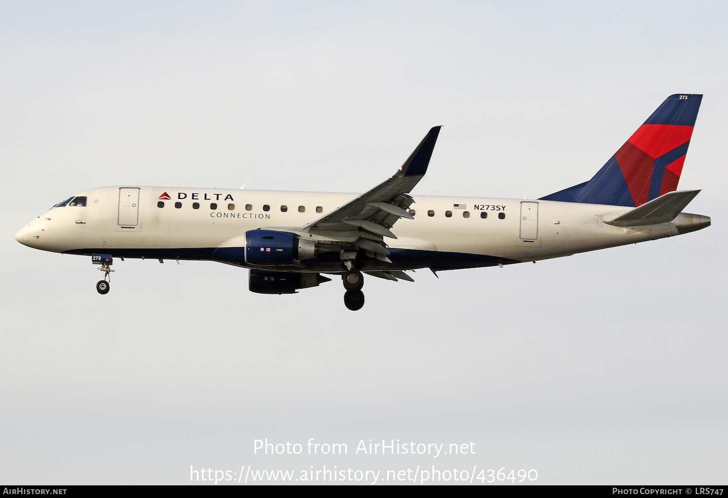 Aircraft Photo of N273SY | Embraer 175LR (ERJ-170-200LR) | Delta Connection | AirHistory.net #436490