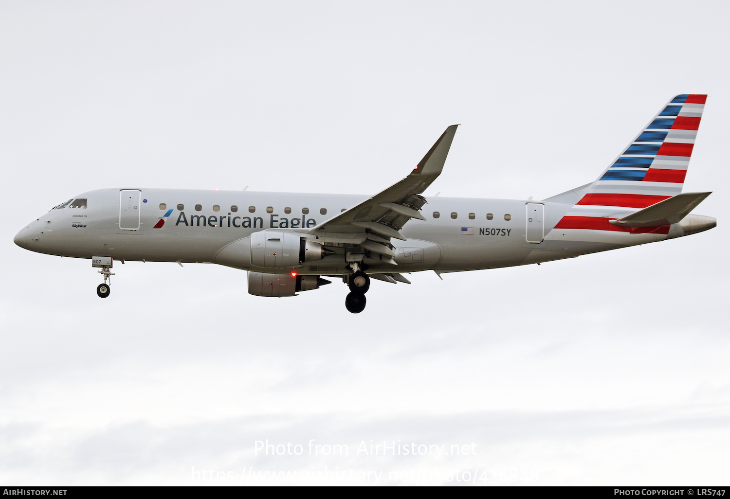 Aircraft Photo of N507SY | Embraer 175LR (ERJ-170-200LR) | American Eagle | AirHistory.net #436848