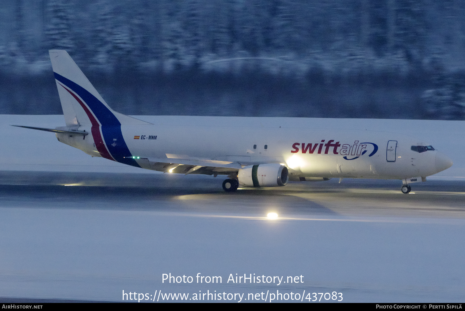 Aircraft Photo of EC-MNM | Boeing 737-4Y0(SF) | Swiftair | AirHistory.net #437083