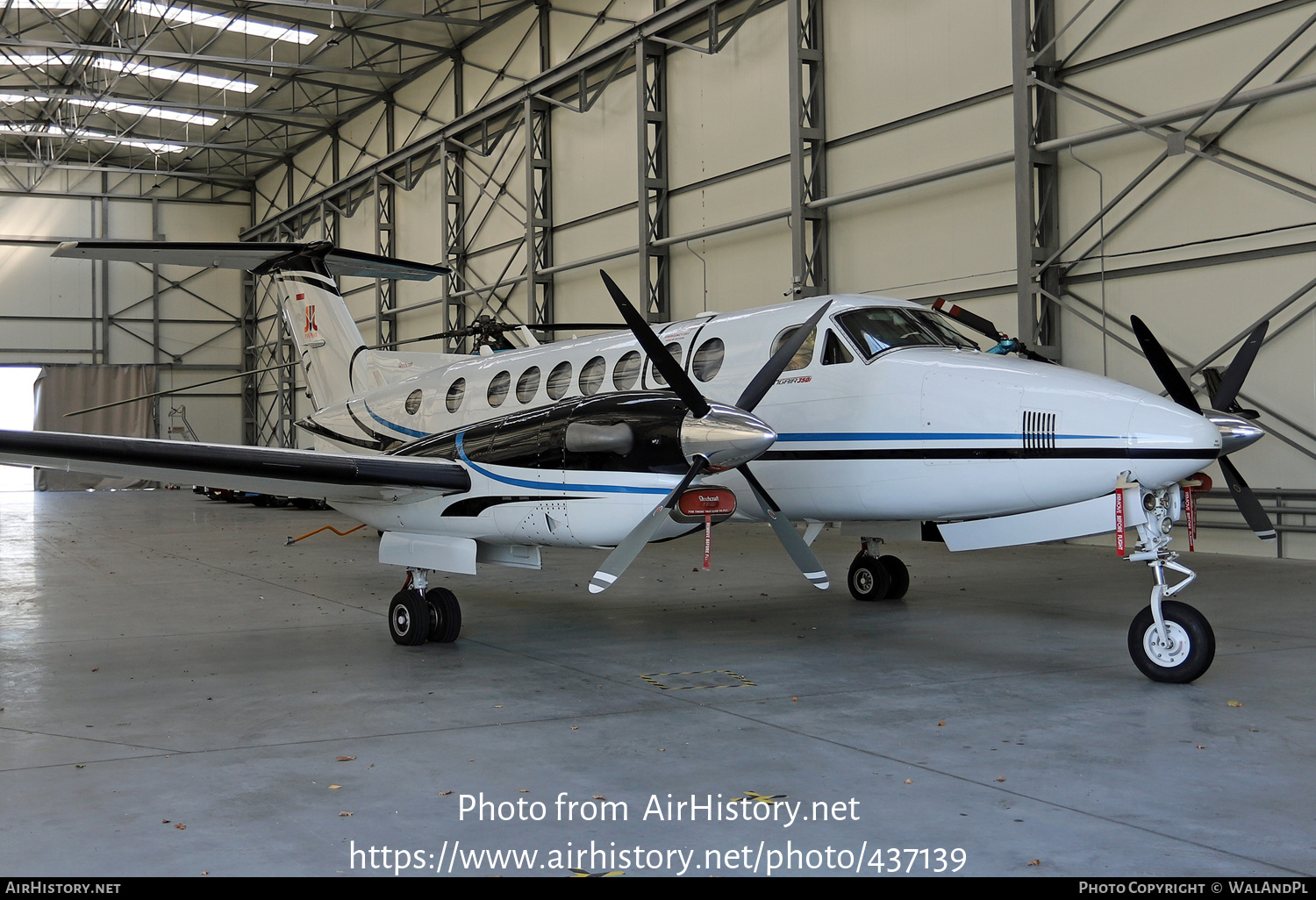 Aircraft Photo of SP-PRN | Beechcraft 350i King Air (B300) | Pronar | AirHistory.net #437139