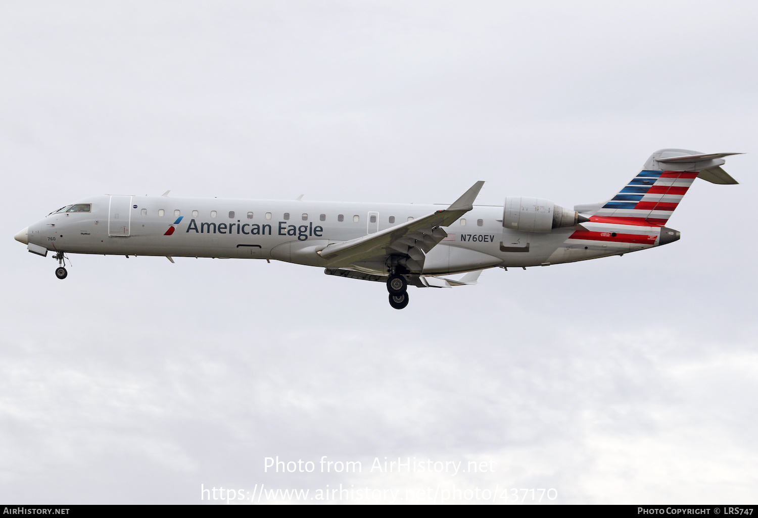 Aircraft Photo of N760EV | Bombardier CRJ-701ER (CL-600-2C10) | American Eagle | AirHistory.net #437170