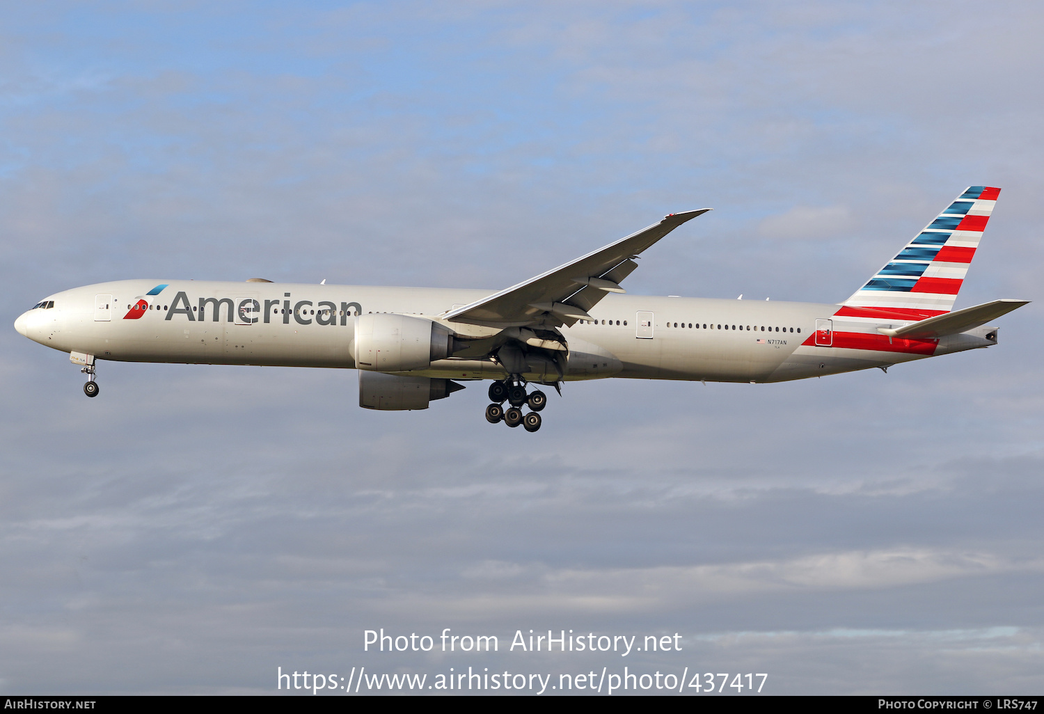 Aircraft Photo of N717AN | Boeing 777-323/ER | American Airlines | AirHistory.net #437417