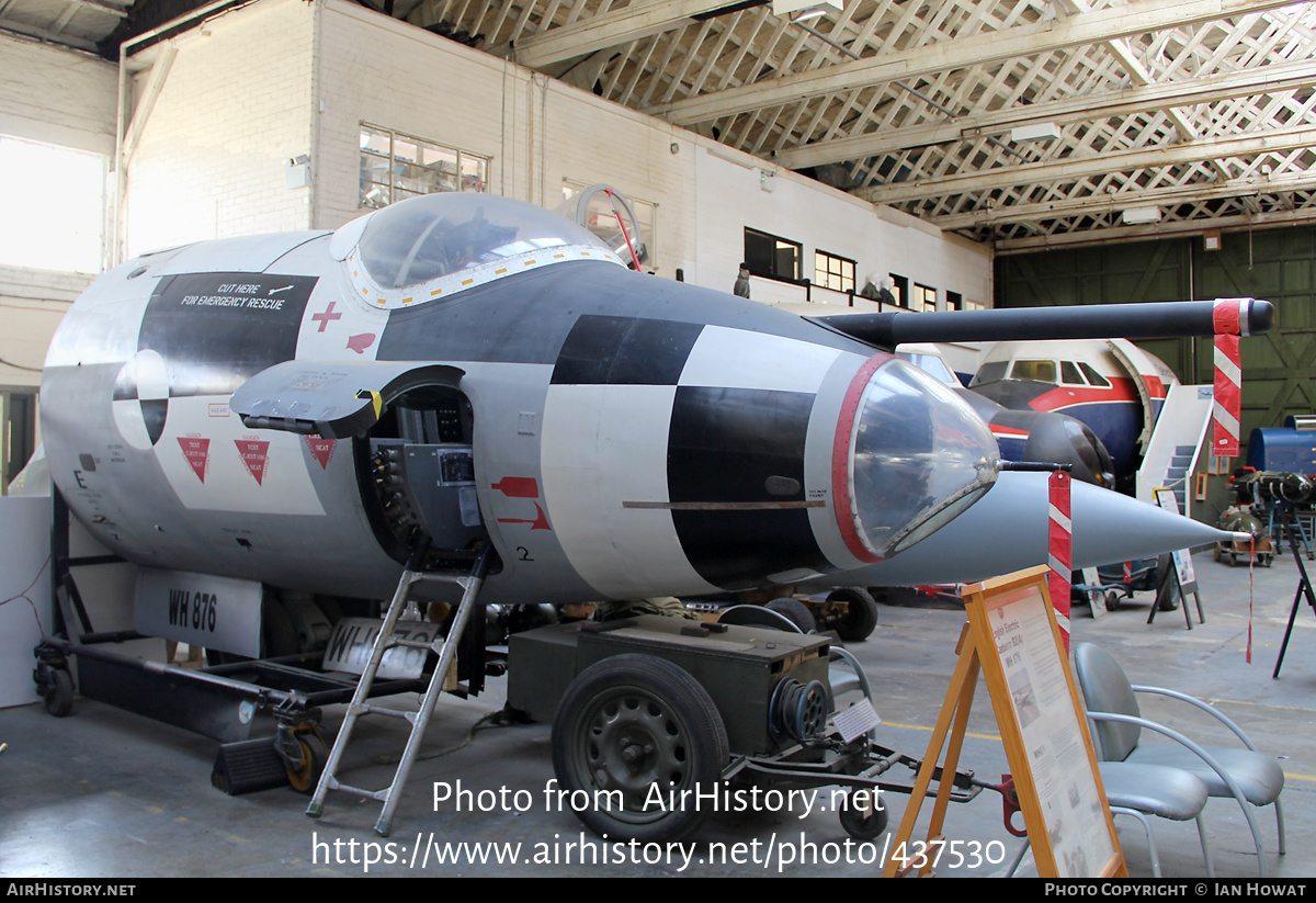 Aircraft Photo of WH876 | English Electric Canberra B2(mod) | UK - Air Force | AirHistory.net #437530