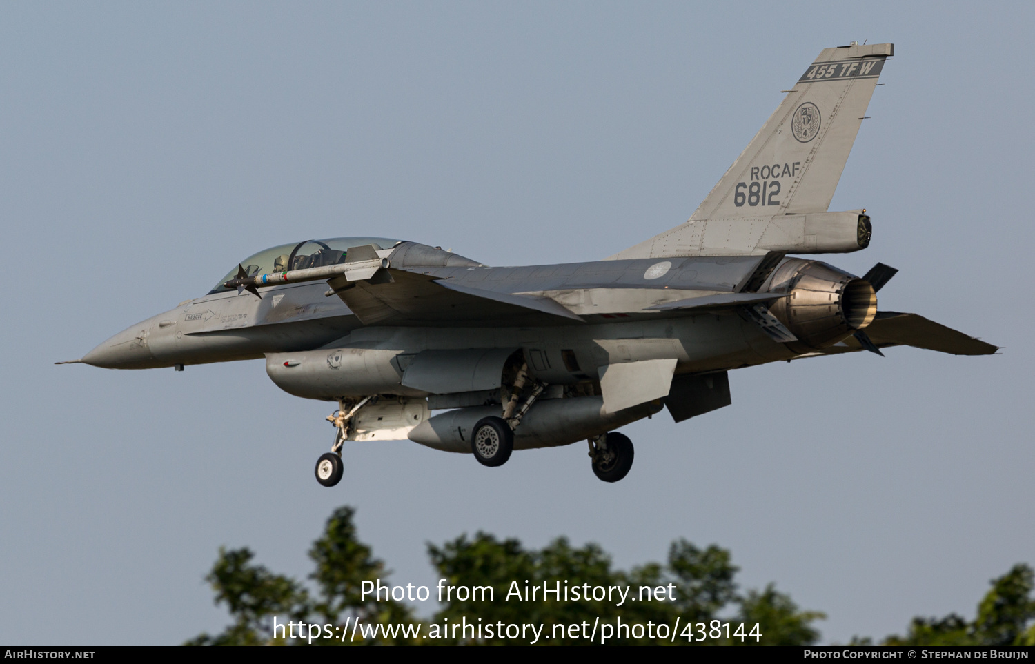 Aircraft Photo of 6812 | General Dynamics F-16B Fighting Falcon | Taiwan - Air Force | AirHistory.net #438144