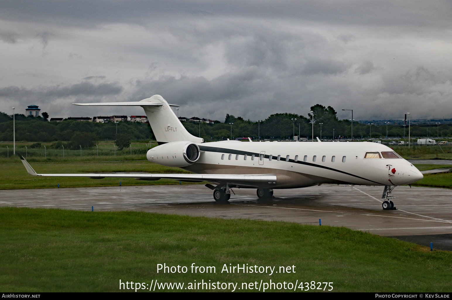 Aircraft Photo of LX-FLY | Bombardier Global Express (BD-700-1A10) | AirHistory.net #438275