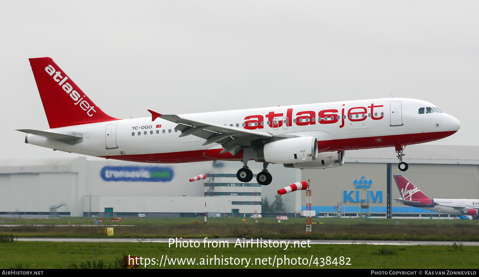 Aircraft Photo of TC-OGO | Airbus A320-232 | Atlasjet Airlines | AirHistory.net #438482