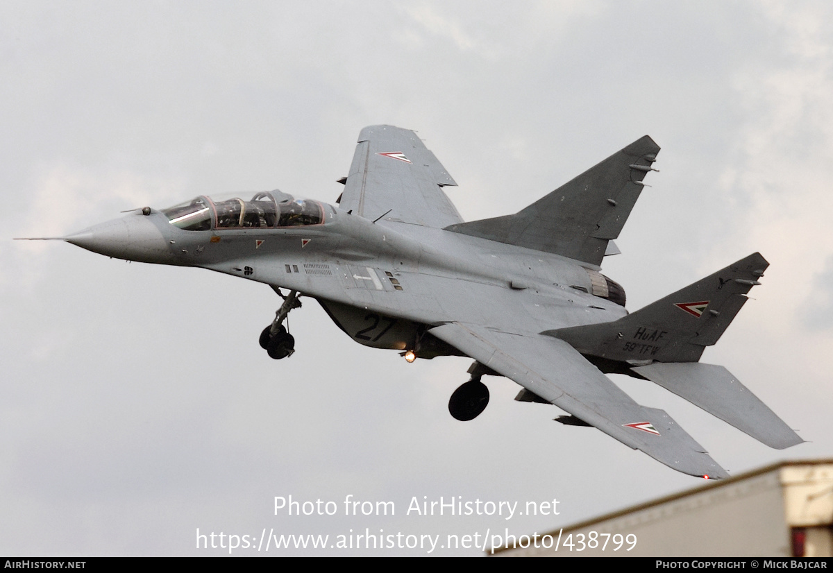 Aircraft Photo of 27 | Mikoyan-Gurevich MiG-29UB (9-51) | Hungary - Air Force | AirHistory.net #438799