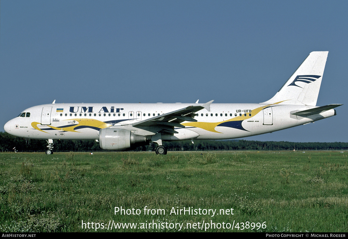 Aircraft Photo of UR-UFB | Airbus A320-211 | UM Air - Ukrainian-Mediterranean Airlines | AirHistory.net #438996