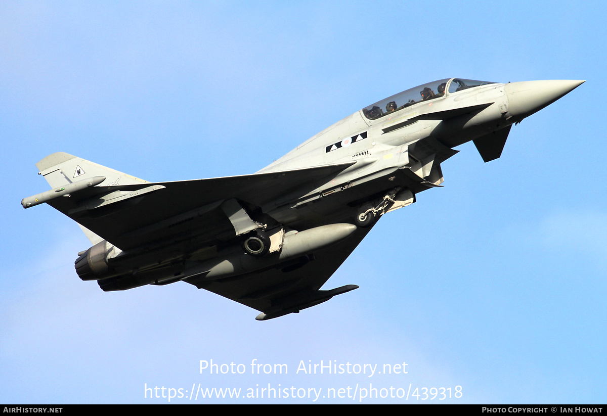 Aircraft Photo of ZJ811 | Eurofighter EF-2000 Typhoon T3 | UK - Air Force | AirHistory.net #439318