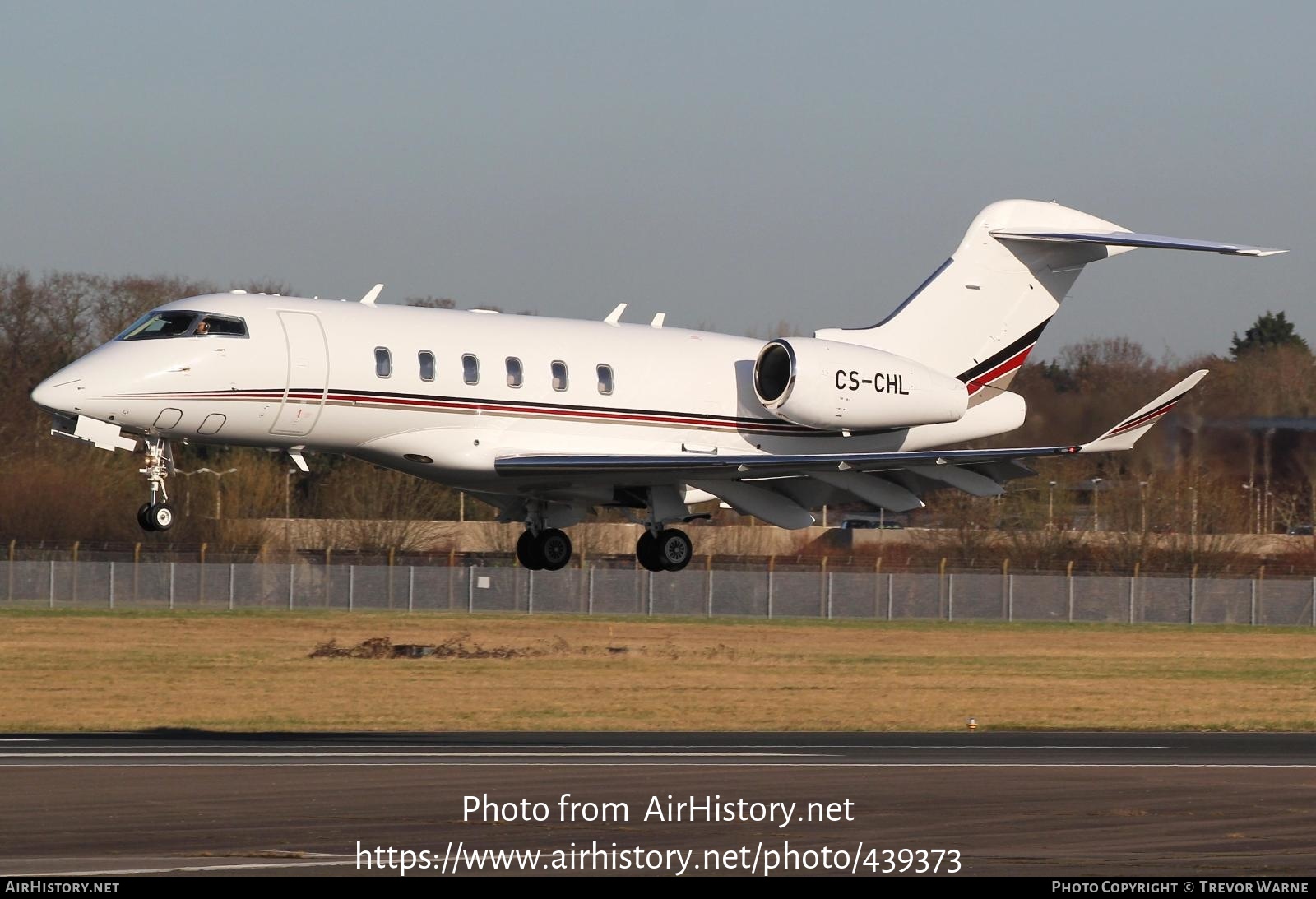 Aircraft Photo of CS-CHL | Bombardier Challenger 350 (BD-100-1A10) | AirHistory.net #439373