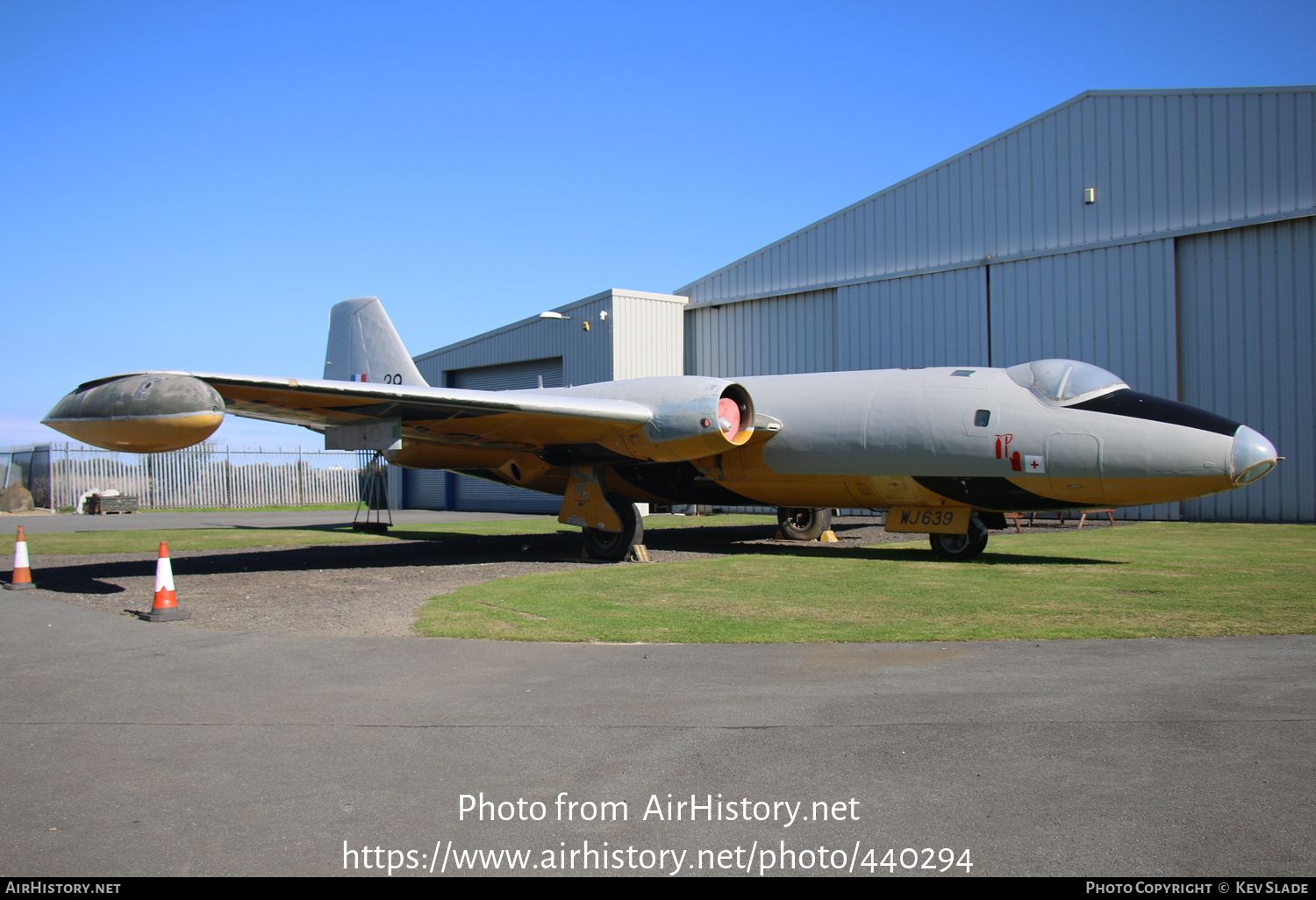 Aircraft Photo of WJ639 | English Electric Canberra TT18 | UK - Air Force | AirHistory.net #440294