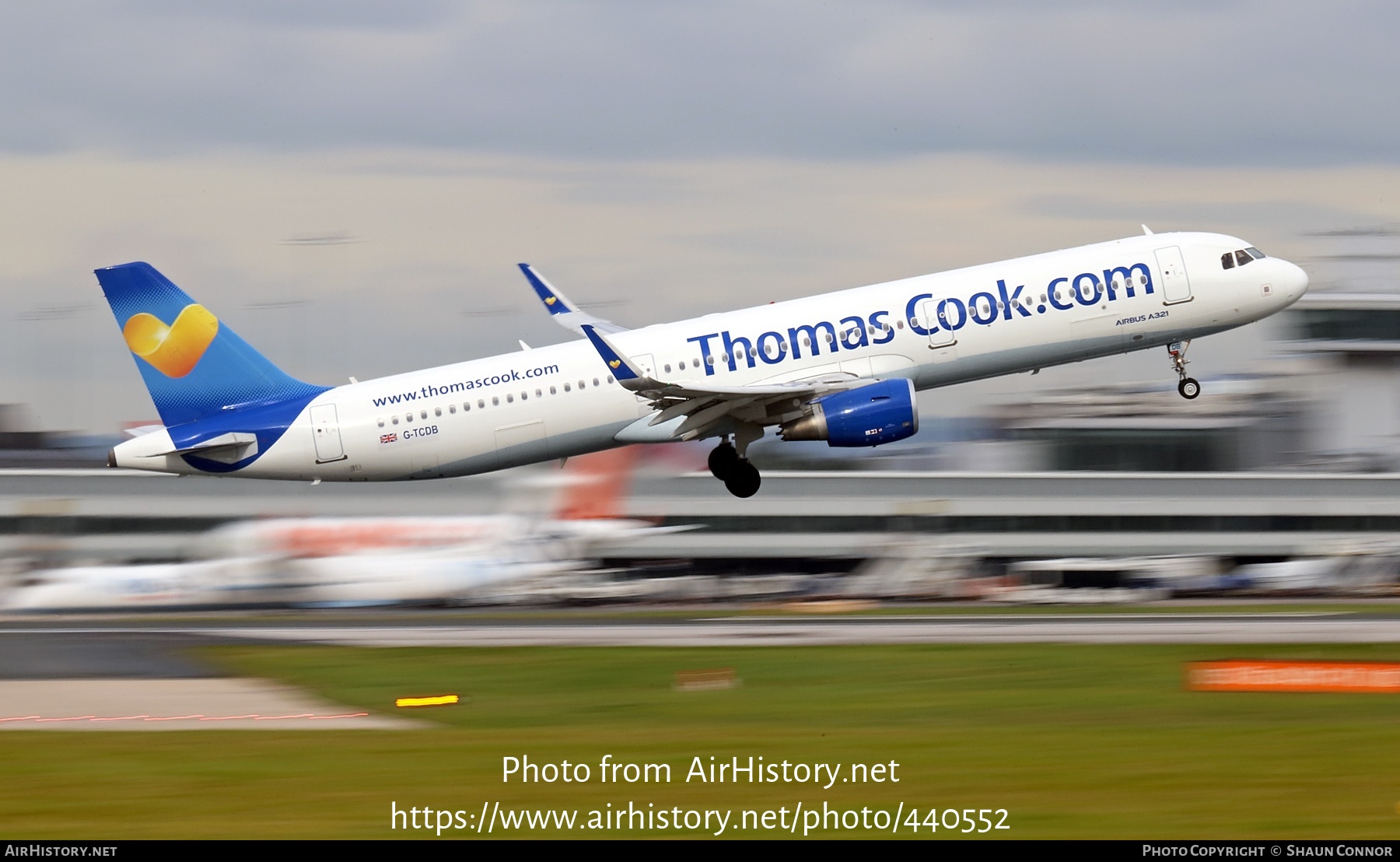 Aircraft Photo of G-TCDB | Airbus A321-211 | Thomas Cook Airlines | AirHistory.net #440552