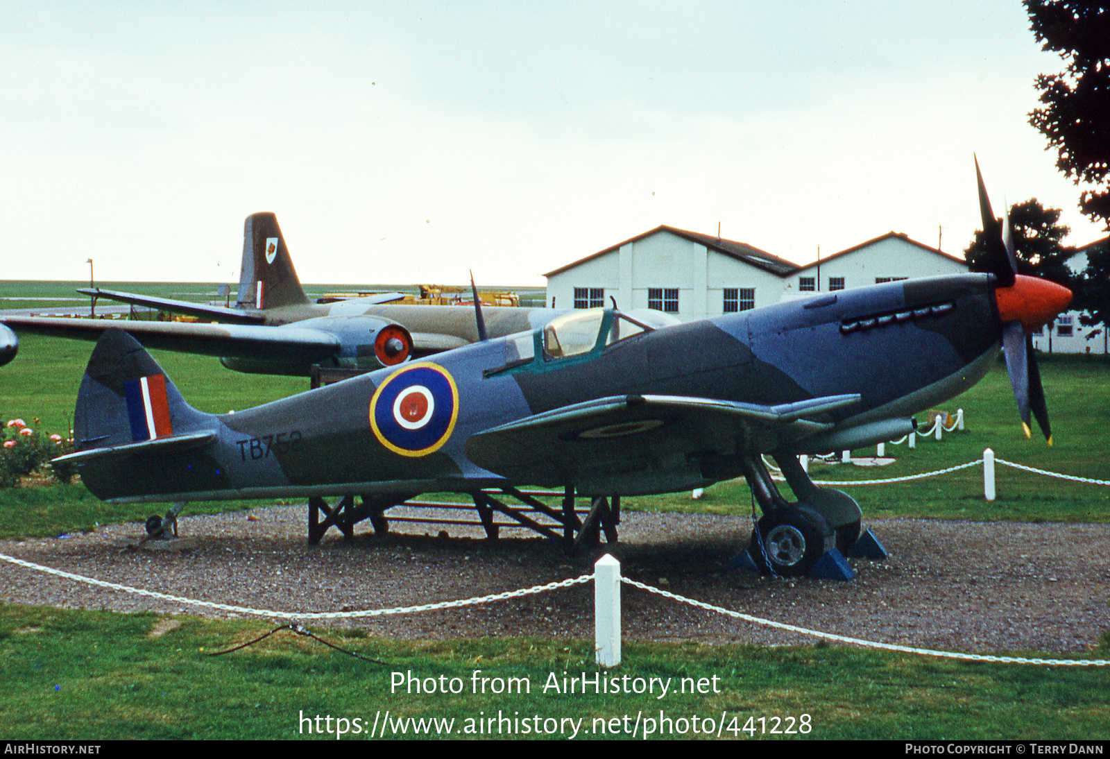 Aircraft Photo of TB752 | Supermarine 361 Spitfire LF16 | UK - Air Force | AirHistory.net #441228