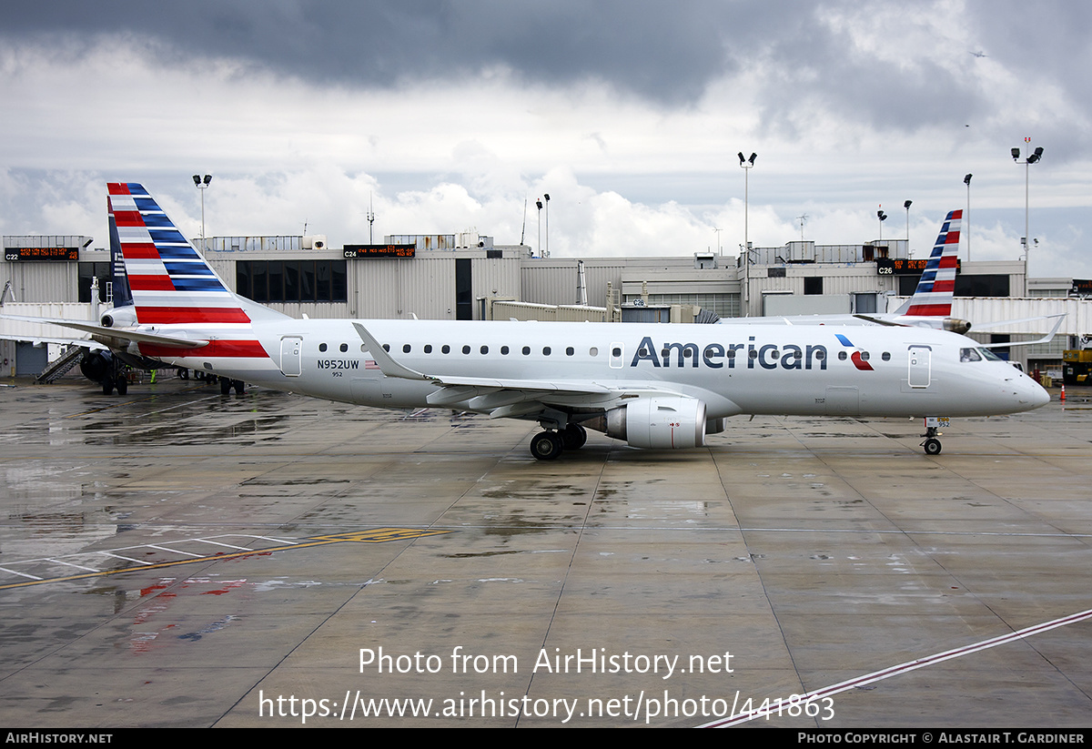 Aircraft Photo of N952UW | Embraer 190AR (ERJ-190-100IGW) | American Airlines | AirHistory.net #441863