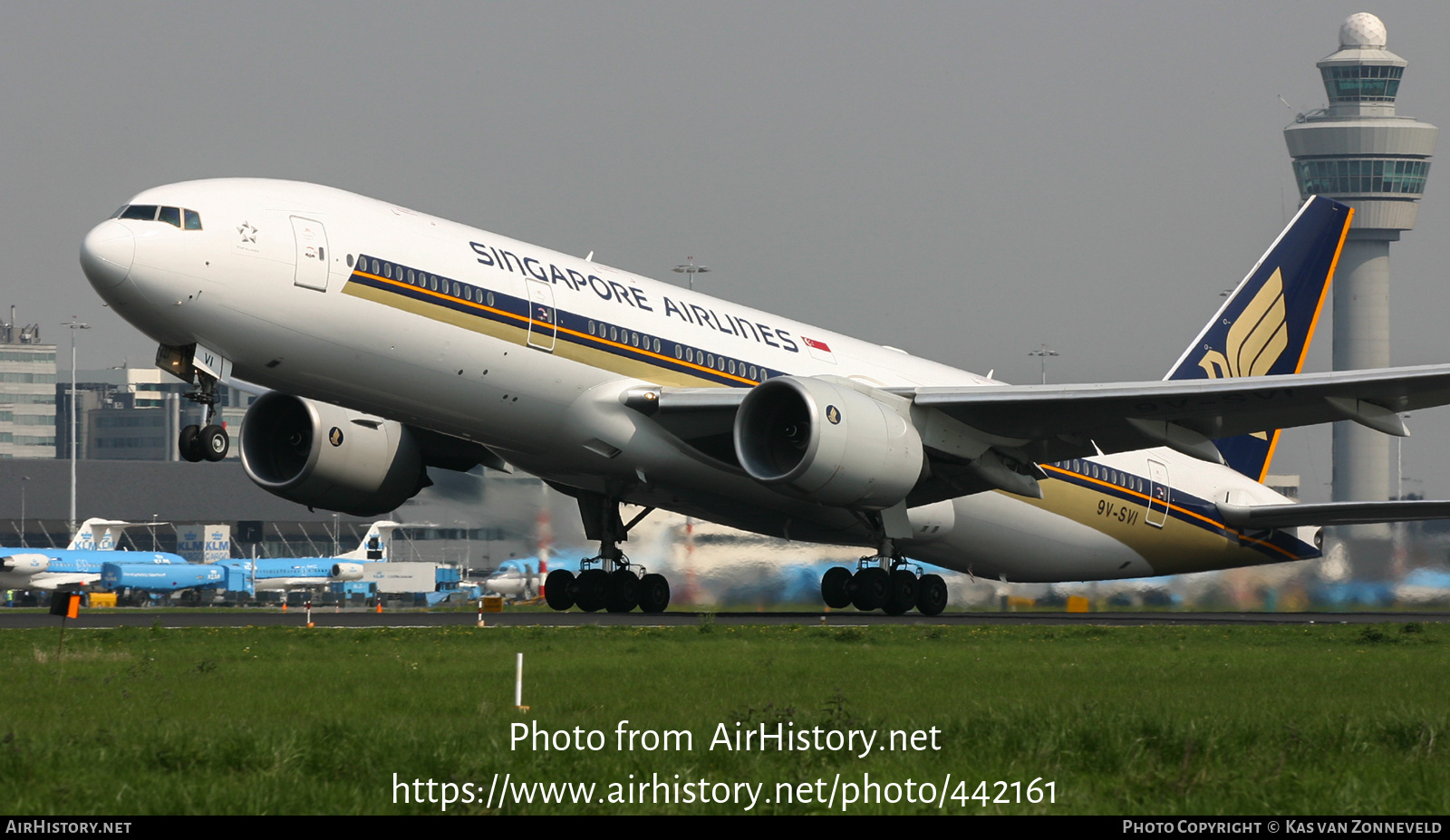 Aircraft Photo of 9V-SVI | Boeing 777-212/ER | Singapore Airlines | AirHistory.net #442161